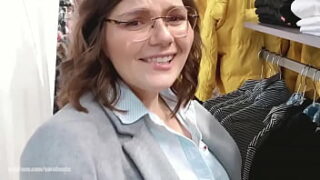 Remote Managing Her Beaver In Public Leads To A Suck off In Public