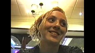 Unexperienced persuaded to flash on the train