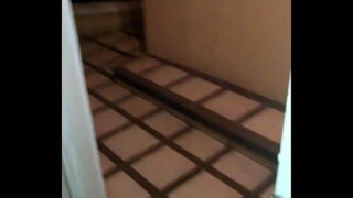 Esposa Cojiendo en el motel con puerta abierta ricos gemidos