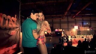 Scarlett Baixa-te e Mama