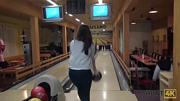 HUNT4K. Lucky Plower organisiert wundervolle Abholung beim Bowling