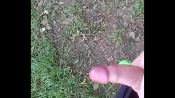 wank off outdoors