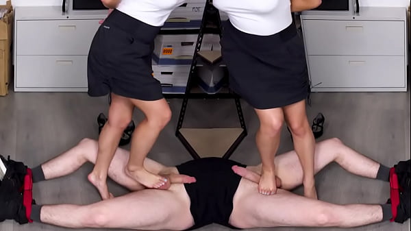 NICHE PARADE – Kira Perez Stomping On Logan Xander’s Nut