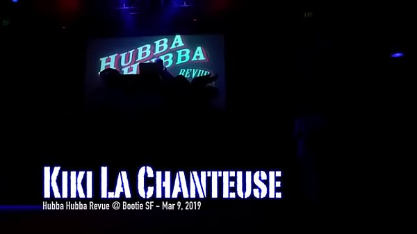 النجمة كيكى الامريكية عريانة ملط علي المسرح