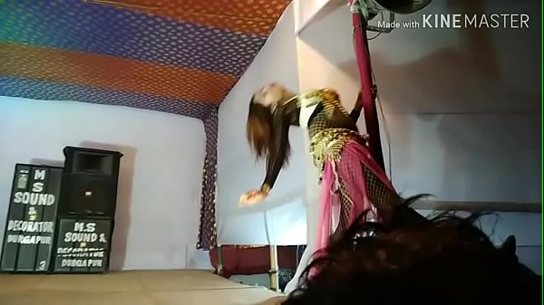 स्टेज पे चुम्मा चाटी सब कुछ ले लिया कतरा कतरा डांस