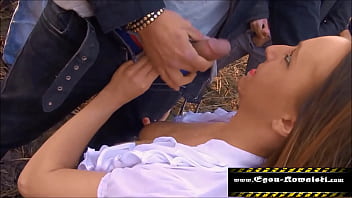 Sie lässt sich Public von Fremden Typen anspritzen