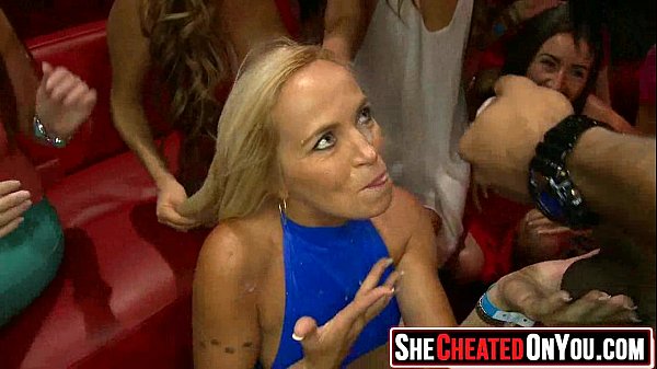 15  CFNM club orgy women sucking dick 35