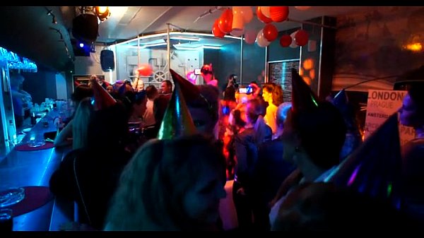 Divine club partying